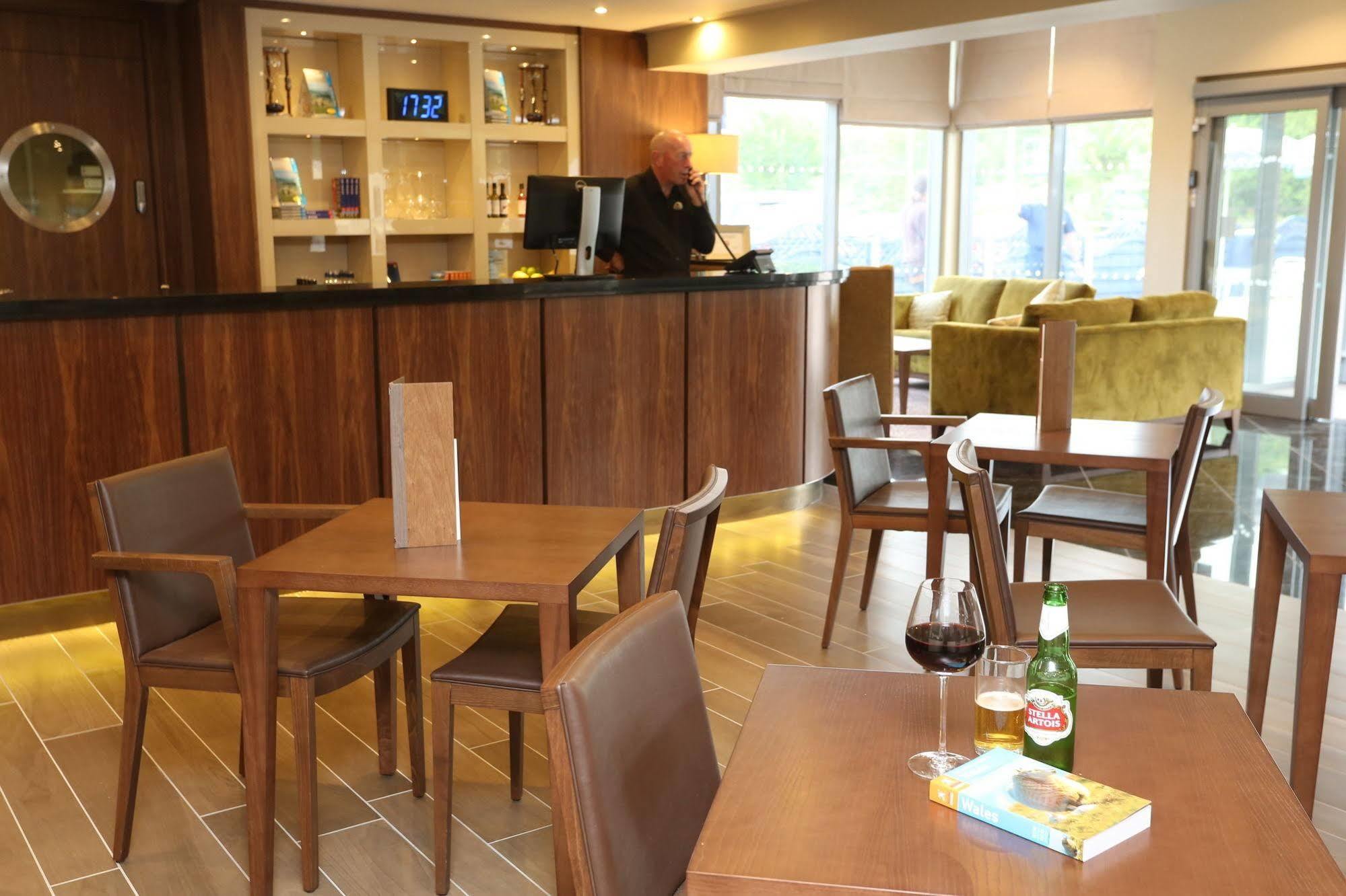 Best Western Pontypool Metro Hotel Exterior foto
